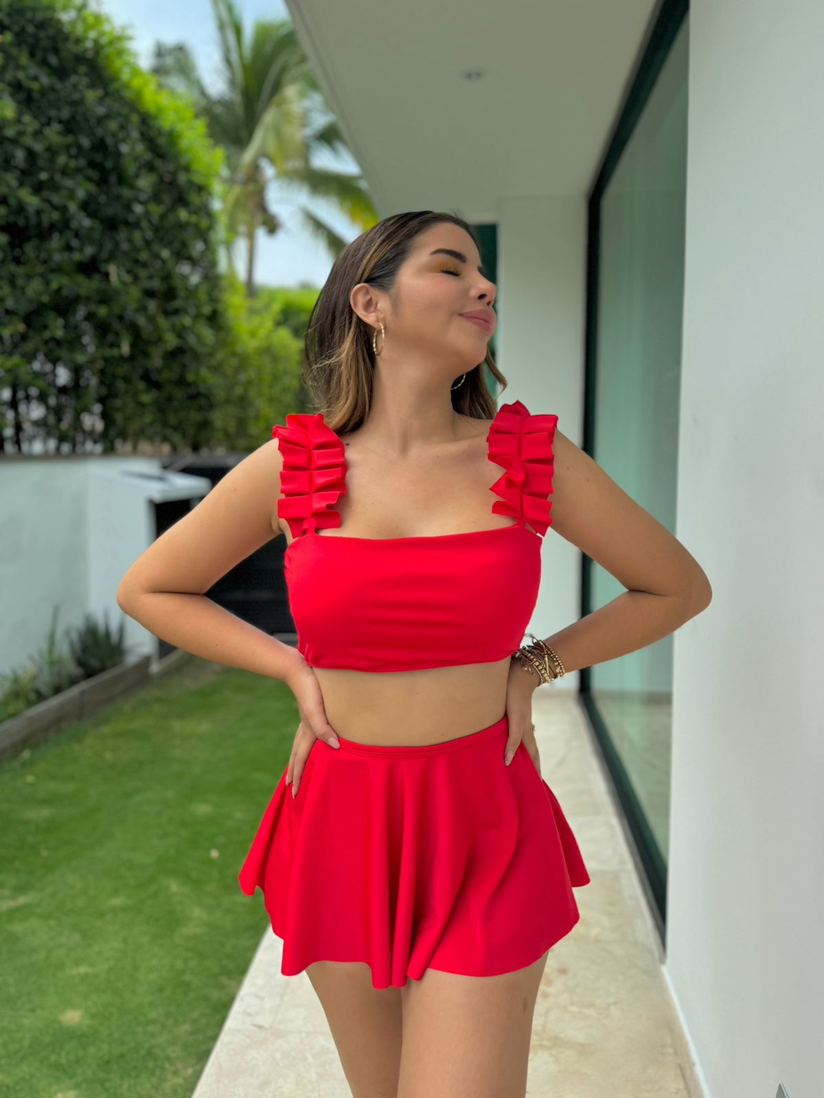Dos Piezas Top y Panty Alta con falda color rojo