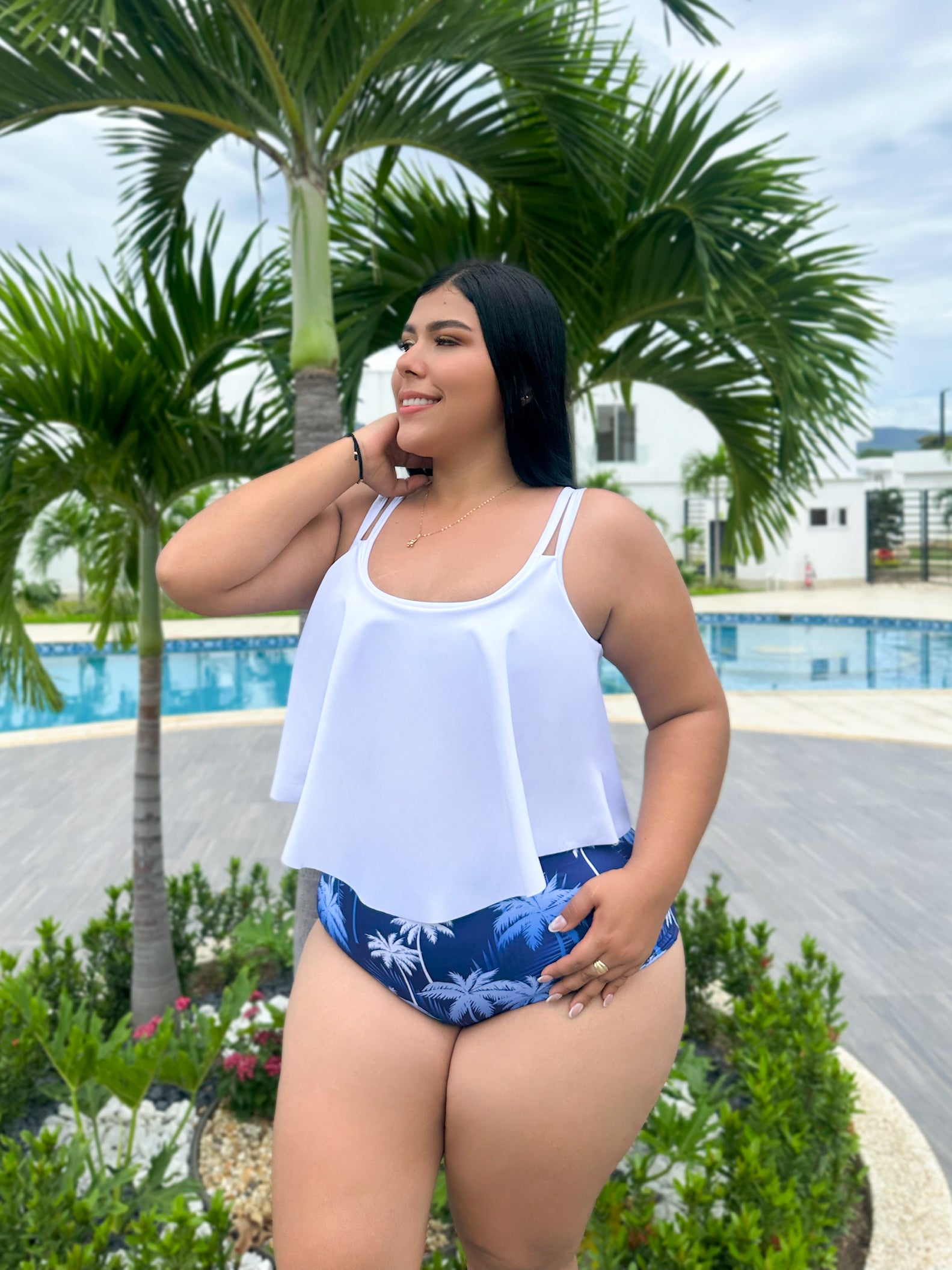 Traje de baño dos piezas top blanco largo panty súper alta palmeras tallas plus control abdomen