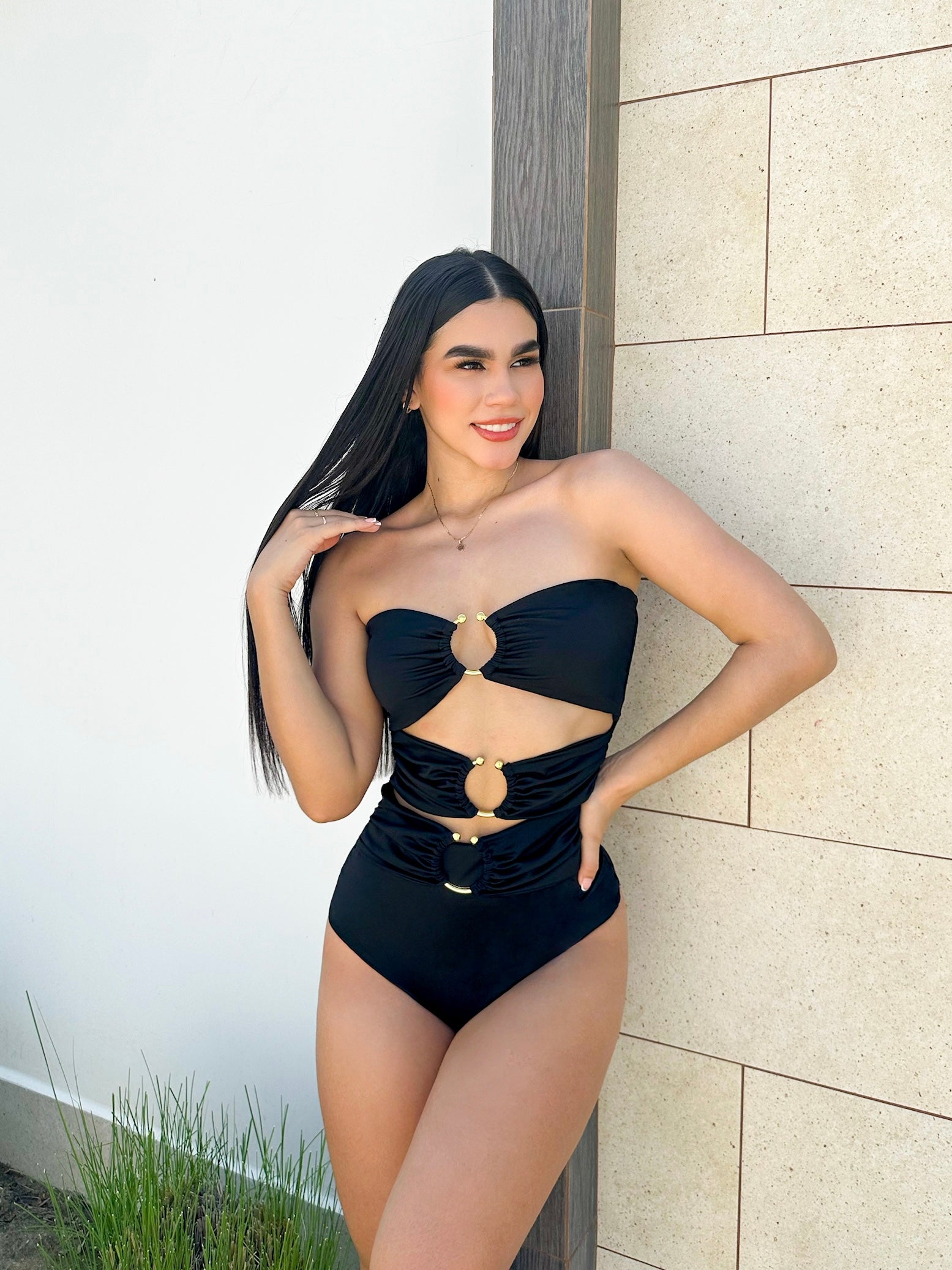 Traje de baño enterizo strapless herraje O variedad de colores