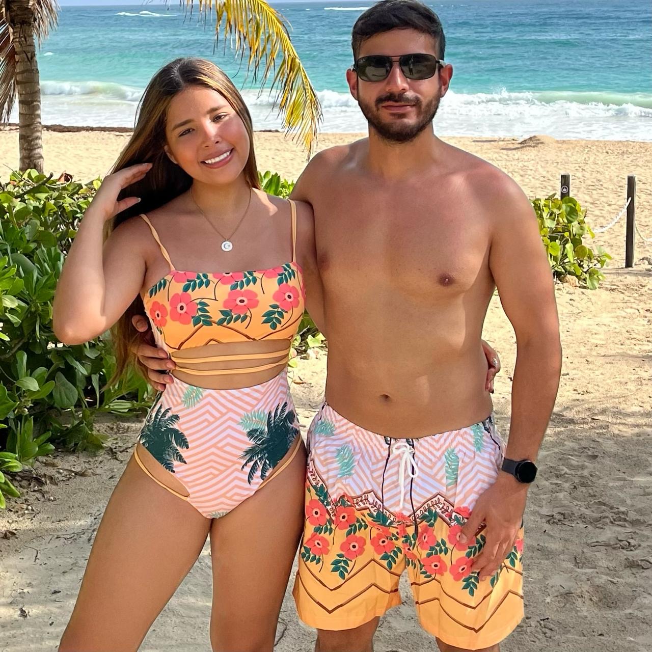 Combo de Pareja enterizo recto más pantaloneta estampado palmeras rosa naranja