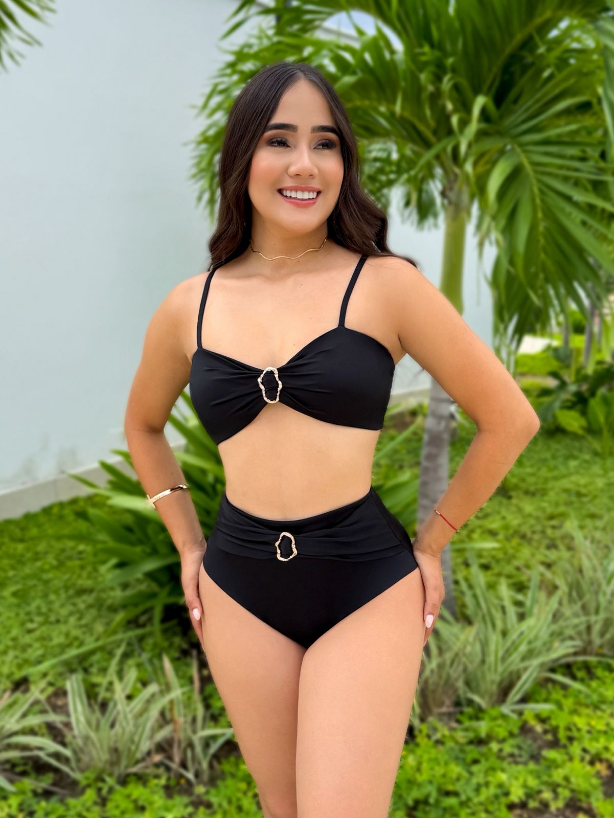 Traje De Baño Dos Piezas Negro Herrajes Detalle Panty Con Cinturón