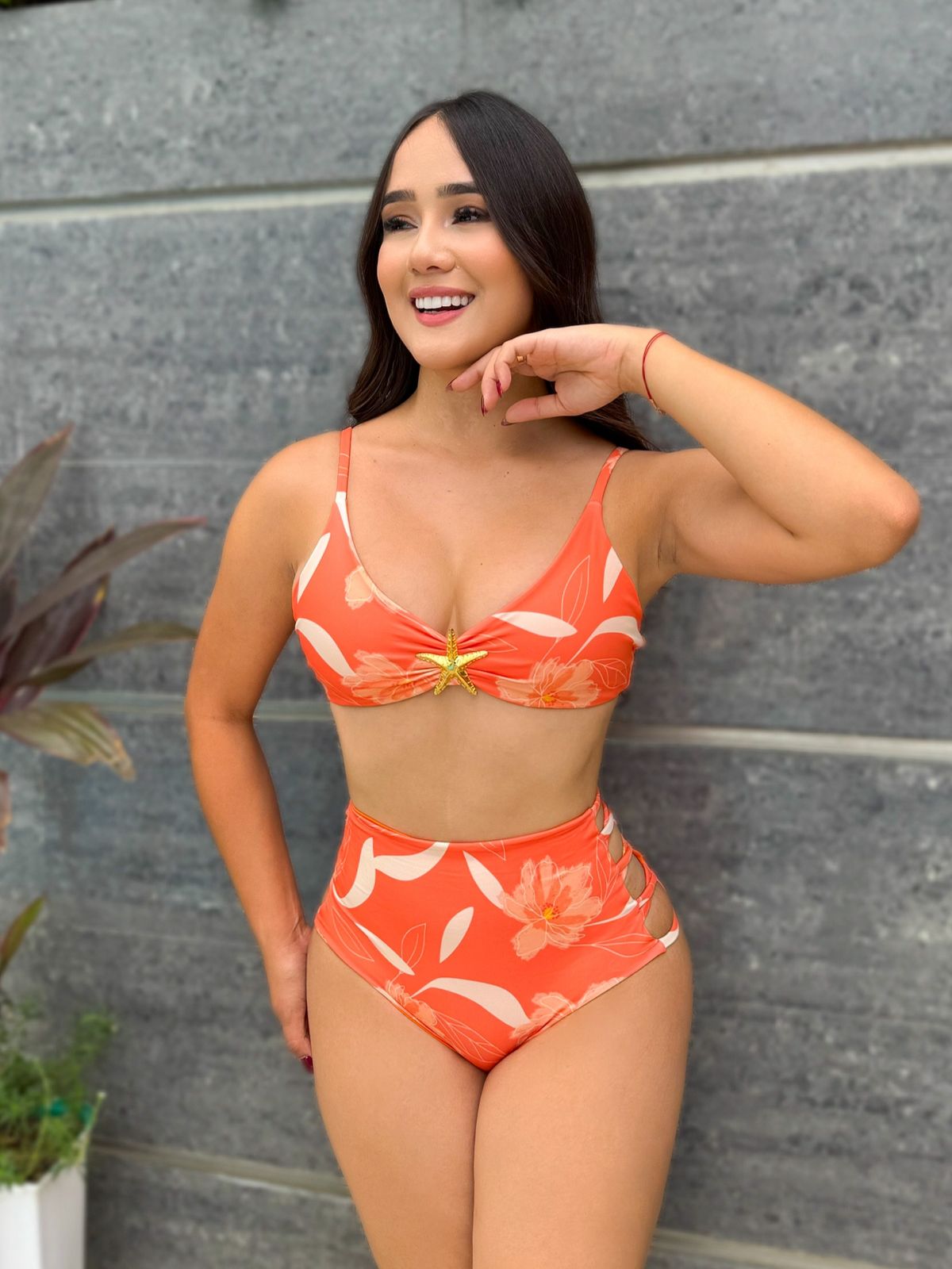 Traje De Baño Dos Piezas Estampado Naranja Flores Con Herraje Estrella De Mar
